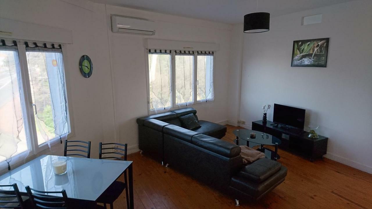 Appartement De 79 M² A 500 Metres De La Cure Jonzac Exterior foto