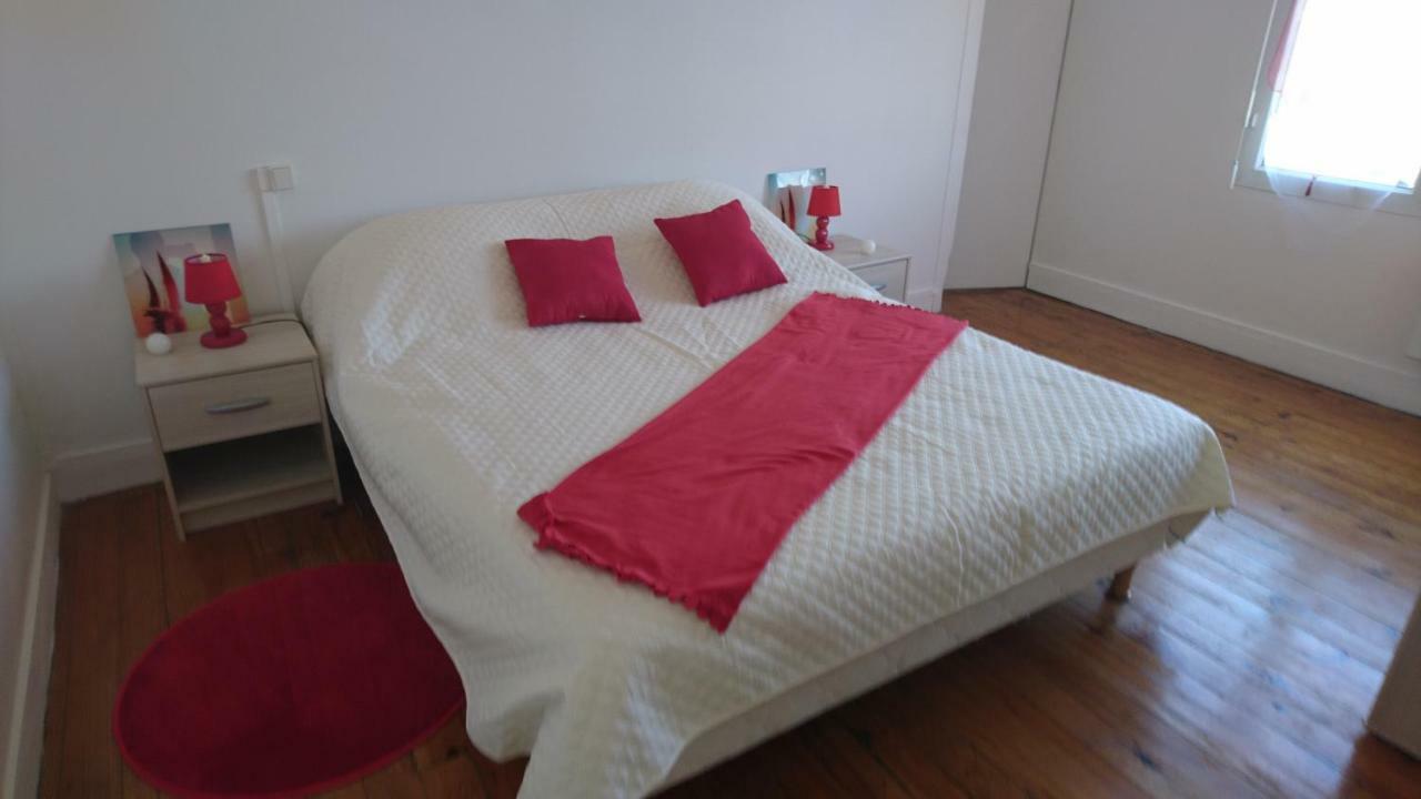 Appartement De 79 M² A 500 Metres De La Cure Jonzac Exterior foto